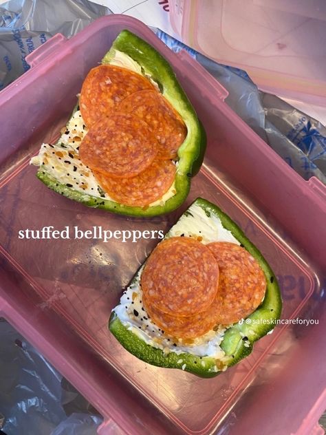 Eating Healthy On The Go, Lunch With Cream Cheese, Healthy Lunch Ideas To Go, On The Go Lunches Healthy, Green Pepper Snack Ideas, Easy Bariatric Breakfast, Leto Lunches To Go, Green Pepper Cream Cheese Snack, Meat And Cheese Lunch Ideas