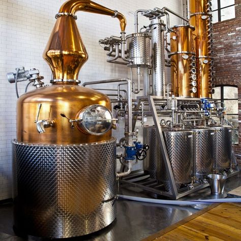 300L 500L Small Distiller Electric Heating Copper Alcohol Distillation Equipment Craft Distillery Machine for Any Type Liquor Moonshine Distillery, Alcohol Still, Home Distilling, Distilling Equipment, Distilling Alcohol, Brewery Equipment, Moonshine Still, Gin Distillery, Pot Still