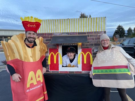 Cardboard, paint, brick stencil, amazon costumes and willing family members :) Mcdonalds Trunk Or Treat, Brick Stencil, Paint Brick, Trunk Or Treat, Family Members, Trunk, Birthday Party, Paint, Birthday