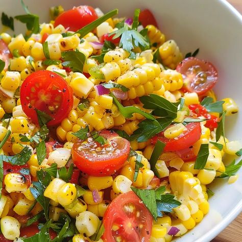 Easy Corn and Tomato Salad Recipe - elianarecipes.com Corn And Tomato Salad, Corn And Tomato, Tomato Salad Recipe, Easy Corn, Tomato Salad Recipes, Bbq Sides, Summer Meals, Food Info, Corn Salads