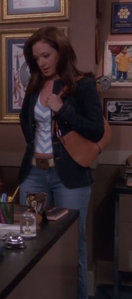 Carrie Heffernan Outfits, Carrie Heffernan, Leah Remini, King Of Queens, Amanda Bynes, Mens Casual Dress Outfits, 90s Fashion Outfits, Mens Casual Dress, Mens Casual