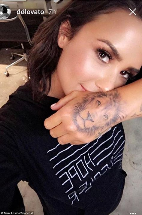 Demi Lovato Hand Tattoo, Demi Lovato Tattoos, Lion Hand Tattoo, Leo Tattoos, Star Tattoo, Hand Tattoos For Women, Kelly Rowland, Celebrity Tattoos, Hand Tattoo