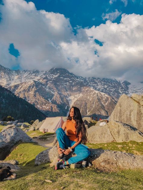 Triund Trek in Himachal Pradesh, India Poses For Trek, Treks In India, Himachal Pradesh Outfits, Trek Photo Ideas, Triund Trek Photography, Trek Poses, Himachal Pradesh Photography, Mountain Portrait Photography, Hike Photos