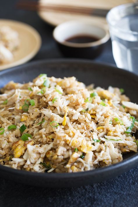 Crab And Rice Recipes, Crab Fried Rice Recipe, Chicago Recipes, Crab Ideas, Garlic Crab, Crab Fried Rice, Crab Rice, Crab Fries, Seafood Rice