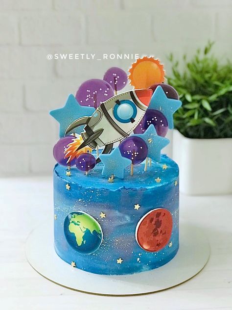 Space Things, Galaxy Cake, Baking Stuff, Theme Cake, Space Theme, Themed Cakes, Birthday Party Decorations, Baby Room, Cake Decorating