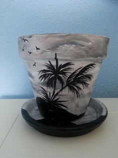 Painted Flower Pot, Terra Cotta Pot Crafts Diy, Clay Pot Projects, Flower Pot People, Mosaic Flower Pots, Pot Art, Flower Pot Art, Pot Painting, Terra Cotta Pot Crafts