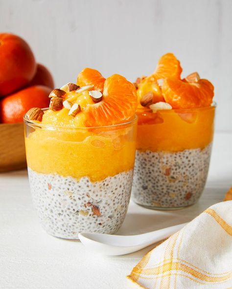 Halos Breakfast Sunrise Parfait - Recipes - Halos Mandarins Almond Chia Pudding, Mixology Recipes, Parfait Recipes, Easy Morning, Raw Almonds, Canned Coconut Milk, Breakfast Breads, Chia Pudding, Morning Food