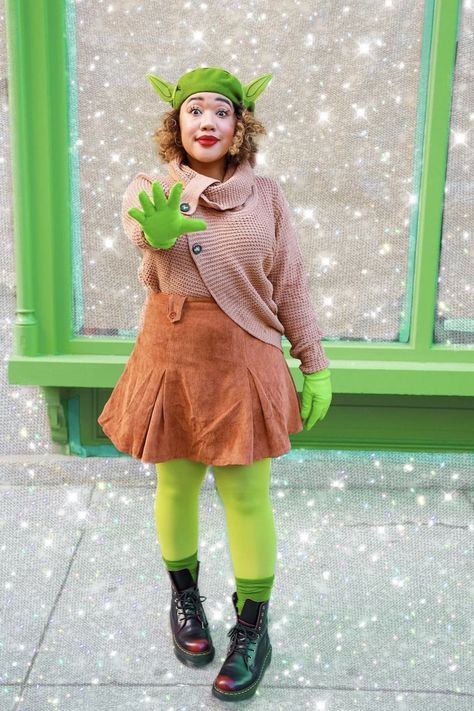 Star Wars Dress Up Diy, Diy Yoda Costume Women, Diy Women’s Star Wars Costume, Star Wars Costumes For Women Diy, C3po Costume Women, Star Wars Costumes For Women, Ewok Costume Diy, Star Wars Cosplay Women, Easy Star Wars Costumes