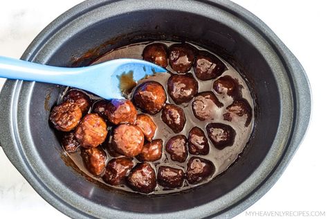 3 Ingredient Meatballs, Crockpot Appetizer Recipes, Crockpot Grape Jelly Meatballs, Delicious Party Appetizers, Make Grape Jelly, Sausage Squares, Crowd Pleaser Appetizers, My Heavenly Recipes, Yummy Appetizers Parties