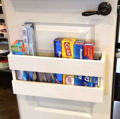 Weekend Project: A DIY Door Organizer For Foil and Plastic Wrap Dispensers Pantry Door Organizer, Diy Foil, Casa Clean, Kitchen Organization Diy, Kitchen Hacks Organization, Smitten Kitchen, Door Organizer, Pantry Door, Trendy Kitchen