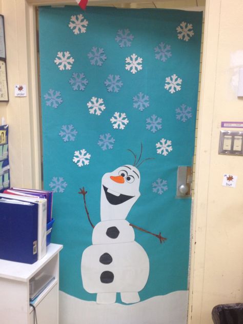 Winter Door Decorations Classroom, Thanksgiving Door Decorations, Diy Christmas Door Decorations, Door Decorations Classroom Christmas, Holiday Door Decorations, Classroom Christmas Decorations, Diy Christmas Door, Christmas Door Decorating Contest, Grinch Decorations