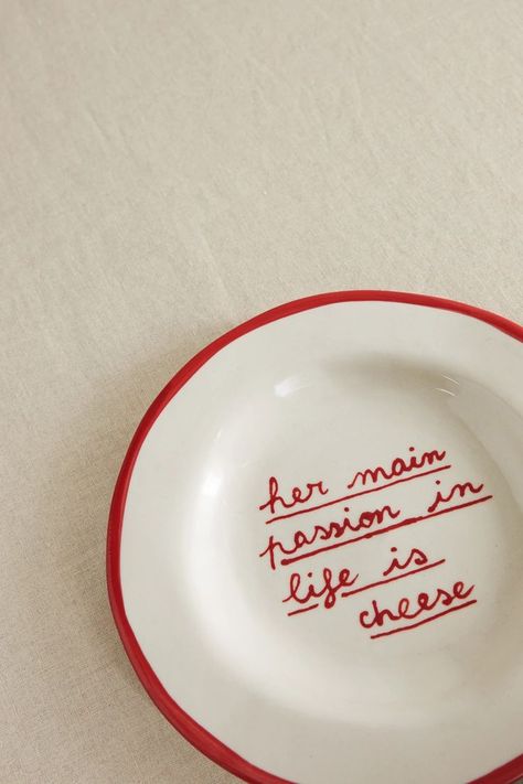 Plates With Quotes, Plates Aesthetic, Restaurant Tableware, Ceramic Dessert, Keramik Design, Dessert Plates, Pottery Painting, Video Editor, Dessert Plate