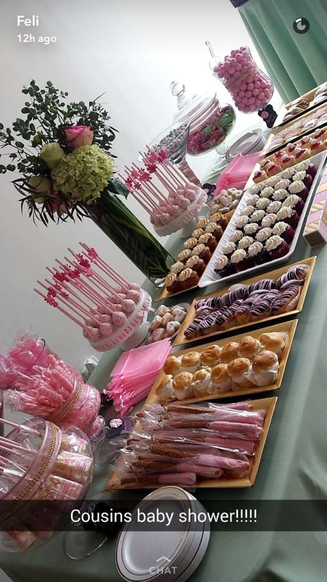 Pink Candy Buffet Birthday, Birthday Party Treat Table, Pink Slumber Party, Dessert Party Ideas, Ball Sweet 16, Make Him Jealous, Party Snack Table, Pastry Table, Pink Birthday Theme