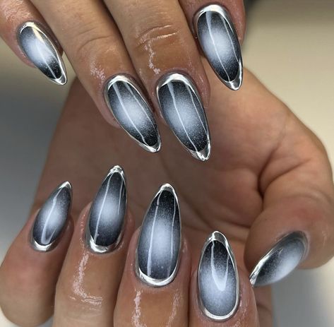 Edgy Chrome Nails, Nails Metallic, Rave Nails, Cool Nails, Nails Unique, Silver Nail Designs, Nails Chrome, Nails Yellow, Airbrush Nails