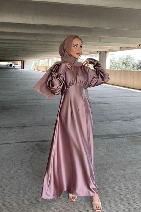 Elegant Silk Dresses, Modest Formal Dresses, Stile Hijab, Soiree Dress, Muslim Fashion Hijab Outfits, Muslim Fashion Hijab, Modesty Fashion, Muslimah Fashion Outfits, Hijabi Fashion