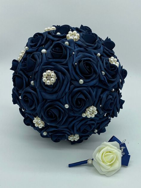 Navy Blue Quince Bouquet, Navy Blue Quinceanera Ideas, Blue Quinceanera Ideas, Quinceanera Flowers, Navy Blue Bouquet, Quinceanera Bouquet, Sweet 15 Party Ideas Quinceanera, Blue Sweet 16, Sweet 15 Party Ideas