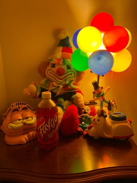 clown, colors, faygo, clowncore Clown Themed Room, Clown Home Decor, Clown Room Aesthetic, Clown Party Decorations, Clowncore Bedroom, Clown Bedroom, Circus Bathroom, Clowncore Room, Clown Core Aesthetic