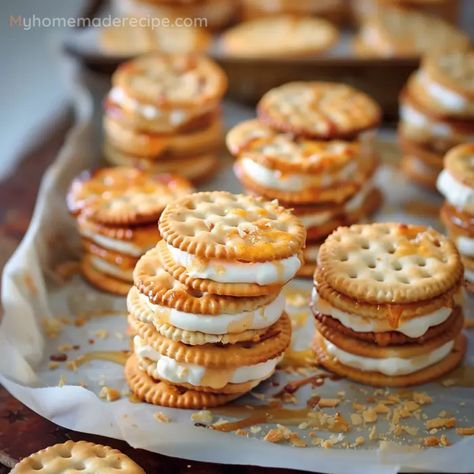 Quick and Tasty Ritz Cracker Party Sandwiches - My Home Made Recipe Ritz Ham And Cheese Sandwiches, Ritz Cracker Recipes Snacks, Ritz Snacks, Ritz Cracker Party Sandwiches, Ritz Appetizers, Cheese Wafers Recipe, Party Sandwiches Recipes, Cream Cheese Sandwich, Crackers Appetizers