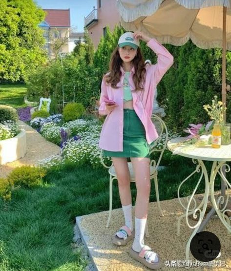 Korean Fashion Pastel, Bright Colored Outfits, Color Combos Outfit, Bright Fashion, Pastel Fashion, Colourful Outfits, Casual Style Outfits, Types Of Fashion Styles, Cute Casual Outfits