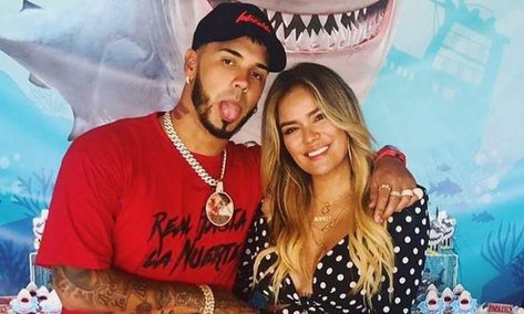 ¡Así fue la última cita de Karol G y Anuel AA! Latin Artists, Becky G, Celebrity Couples, Blue Backgrounds, Music Artists, Couple Goals, My Girl, Romance, T Shirts For Women