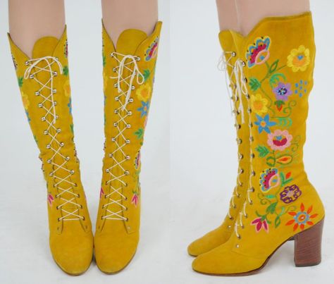 Genshin Oc, Luxury Boots, Modern Hippie, Boho Boots, Awesome Shoes, Funky Shoes, Upcycled Clothing, Vintage Fits, Beautiful Boots