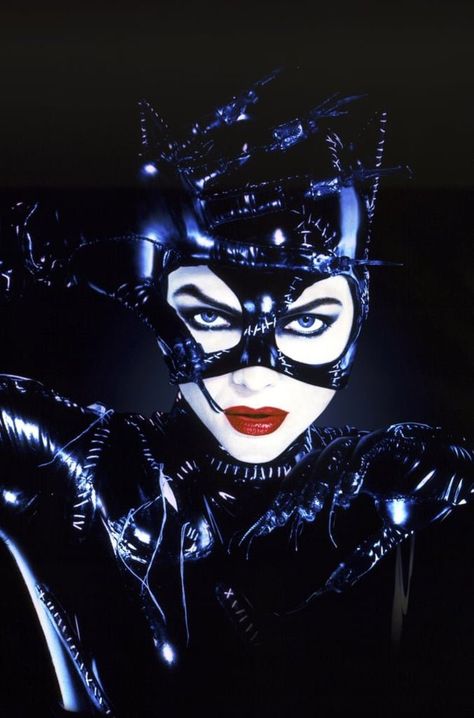 jstoobs on Twitter: "Don’t think I’ll ever be able to decide which of these looks is more perfect 😍… " Catwoman Halle Berry, Batman Et Catwoman, Batman Returns 1992, Lee Meriwether, Old Posters, Catwoman Selina Kyle, Batman Film, Catwoman Cosplay, Julie Newmar