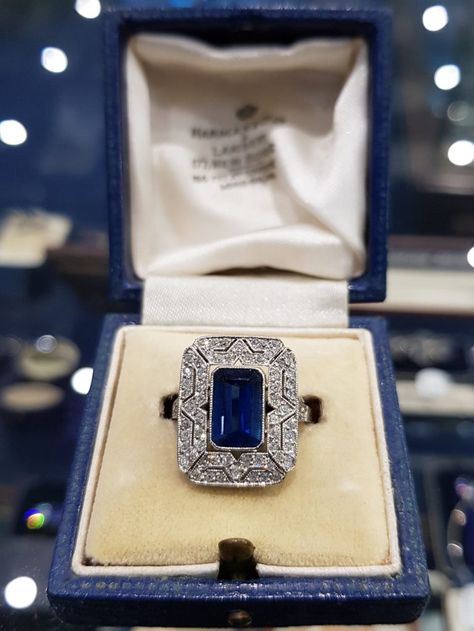 Art Deco Engagement Ring Sapphire, Art Deco Ring Sapphire, Grandma Ring, Sapphire Art Deco Ring, Art Deco Sapphire Engagement Ring, Cartier Wedding Rings, Art Deco Jewelry Rings, Bijoux Art Deco, Art Deco Jewelry Vintage