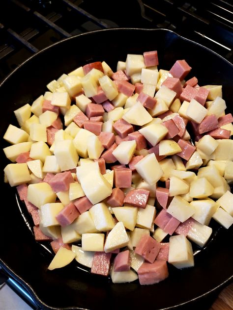 Spam And Potatoes, Spam Recipes Dinners, Fried Spam, Spam Recipes, Heathy Snack, Cheap Meals To Make, Delicious Family Meals, Potatoes Recipe, Simply Southern