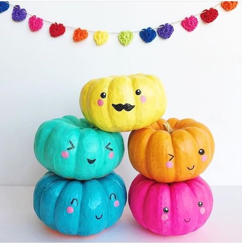 Pumkin Decoration, Creative Pumpkin Decorating, Art School Supplies, No Carve Pumpkin Decorating, Pumpkin Painting Ideas, Creative Pumpkins, Halloween Crafts Decorations, Pumpkin Carving Templates, Pumpkin Painting