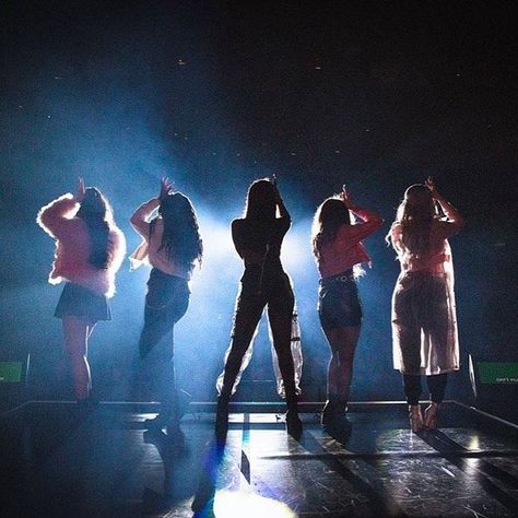 Citizen Queen, Queen Girl, Instagram Pictures, Girl Group, Queen, Concert, Instagram