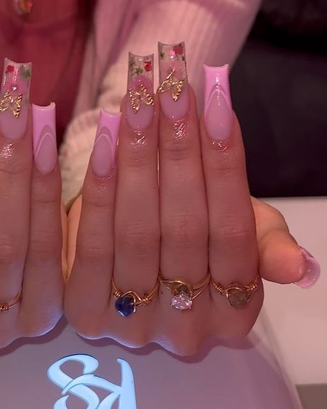 Pink Flower Encapsulated Nails, Spring Nails Encapsulated, Flower Encapsulated Nails, Encapsulated Nails Acrylics, Short Encapsulated Nails, Encapsulated Flower Nails, Encapsulated Nails Flowers, Nails Encapsulated, Concert Nails