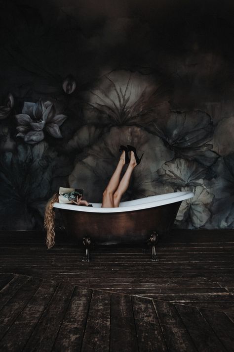 Ritual Bath, Runners World, Download Free Images, High Resolution Photos, Clawfoot Bathtub, Self Care Routine, Eos, Free Images, Night Life