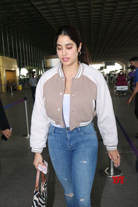 Twitter Pics, Jhanvi Kapoor, Ripped Denim Pants, Mumbai Airport, Janhvi Kapoor, At Airport, Bridal Lehenga Red, At The Airport, Causual Outfits