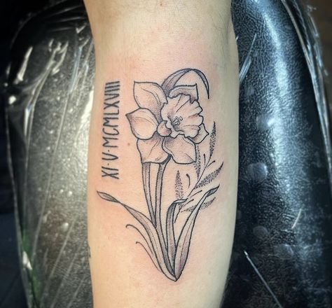 Daffodil Arm Wrap Tattoo, Daffodil Tattoo Back, Tattoo Back Of Forearm, Tattoo Half Sleeve, Arm Wrap Tattoo, Daffodil Tattoo, Wrap Tattoo, Tattoo Back, 3 Tattoo