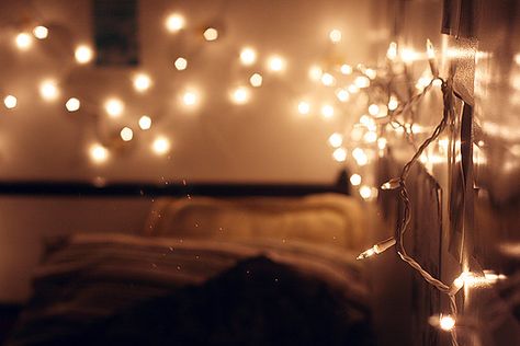 Lights Tumblr, Bucket List For Girls, Imagine John Lennon, Twinkle Lights, Winter Decor, Fairy Lights, Christmas Lights, Starry Night, The Dreamers