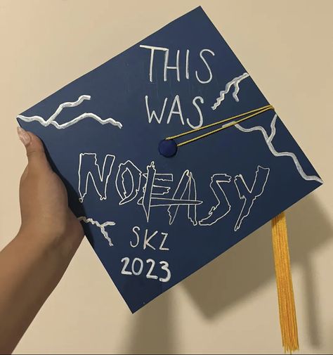 Stray Kids Graduation Cap Ideas, Hxh Graduation Cap, Skz Graduation, Ateez Graduation Cap, Enhypen Graduation Cap, Skz Graduation Cap, Stray Kids Graduation Cap, Grad Hats, Graduation Cap Decoration Diy