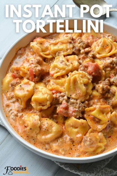 Pressure Cooker Tortellini, Ravioli Soup Instant Pot, Instapot Tortellini Recipes, Instant Pot Tortellini Recipes, Instant Pot Sausage Tortellini, Hamburger Dinners, Instant Pot Tortellini, Frozen Tortellini, Cheese Tortellini Recipes