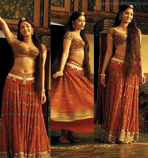 Red Lenga, ऐश्वर्या राय, Hot Dresses Tight, Bollywood Outfits, Desi Fashion Casual, Indian Photoshoot, Indian Dresses Traditional, Vintage Bollywood, Aishwarya Rai