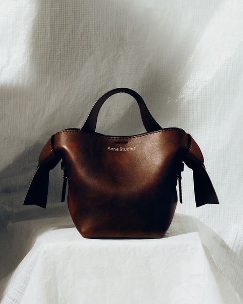 Acne Studios (@acnestudios) • Instagram photos and videos Acne Studios Bag, Longchamp Small Le Pliage, Japanese Tote Bag, Gucci Gg Marmont Matelasse, Uni Bag, Vintage Photoshoot, Burberry Vintage, Drawstring Bucket Bag, Mini Tote Bag