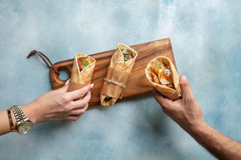 food styling for shawarma restaurant ( Dubai ) on Behance Shawarma Photography Food Styling, Shawarma Photography Ideas, Shawarma Restaurant Design, Shawarma Aesthetic, Shawarma Restaurant, Shawarma Place, Menu Presentation, Resturant Design, Food Posters