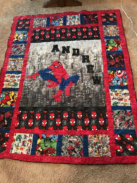 Spiderman Quilt, Marvel Quilt, Superhero Quilt, Halloween Quilt Patterns, Sports Quilts, Panel Quilt Patterns, I Spy Quilt, Fabric Panel Quilts, Homemade Quilts