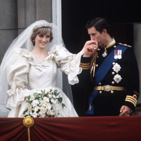 Read this to find out how you can indulge in Princess Diana’s 34-year-old wedding cake. Prince Charles Wedding, Princess Diana Wedding Dress, Diana Wedding Dress, Princess Diana And Charles, Princess Diana Wedding, Prince Charles And Diana, Diana Wedding, Storybook Wedding, Wedding Social