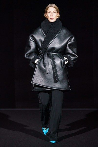 Balenciaga Coat, Germany Fashion, Balenciaga Spring, Edgy Chic, Vogue Germany, Ermanno Scervino, Fashion Weeks, Mens Winter Fashion, Fashion Show Collection