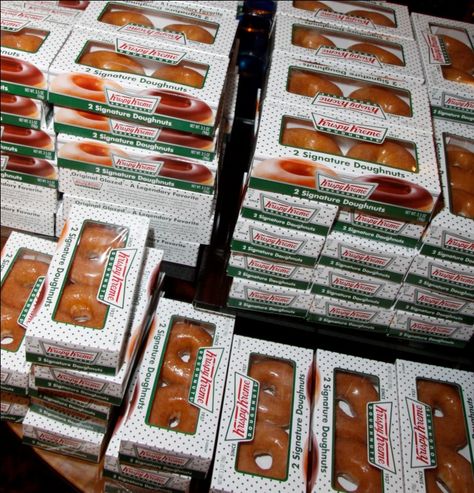 krispy kreme donut at wedding | krispy kreme party favors barmitzvah philadelphia four seasons ... Krispy Kreme Wedding, Krispy Kreme Birthday, Snacks Store, Fun Favors, Krispy Kreme Donuts, Bar Mitzva, Krispy Kreme Doughnut, Wedding Donuts, Christmas Bucket