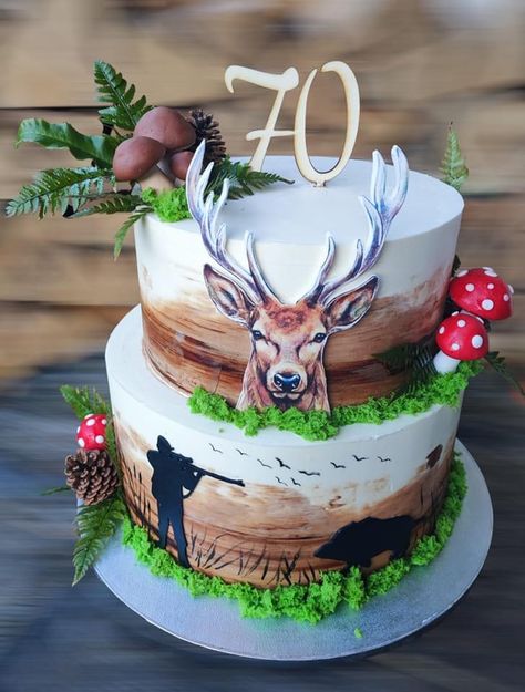 Hunter Theme Cake, Hunting Themed Birthday Cake, Hunting Theme Cake, Cake Hunter, Hunting Birthday Cakes, Hunting Birthday Party, Deer Cake, Modern Birthday Cakes, Hunting Cake