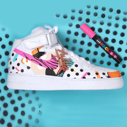 News - Posca - Posca Things To Customize, Painted Canvas Shoes, Floating Platform, Diy Sneakers, Nike Air Force 1s, Creative Shoes, Custom Converse, Shoes Drawing, Hip Hop Culture