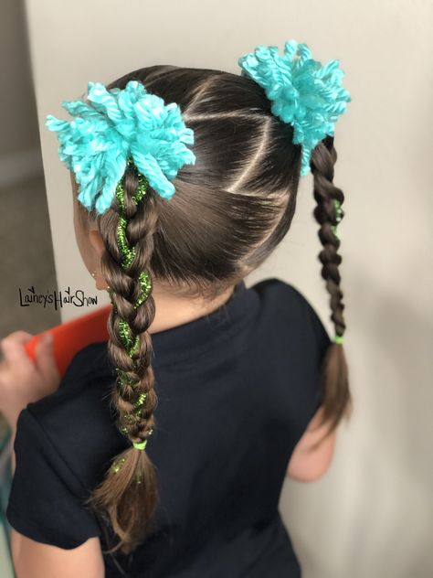 Lainey’s Hair Show shows off our version of Seuss’ Lorax themed hair. Truffala Trees, Easy Hairstyles For Kids, The Lorax, Hair Shows, Dr Seuss, Kids Hairstyles, Hair Ideas, Cute Hairstyles, Easy Hairstyles