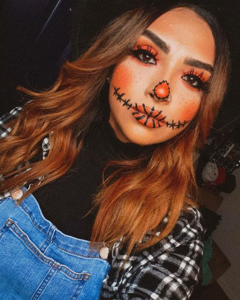 #scarecrow #halloween #halloweenmakeup #costume Scare Crow Makeup Women, Scarecrow Girl Costume, Glam Scarecrow Makeup, Pretty Scarecrow Makeup, Scar Crow Costume, Sam Halloween Makeup, Scarecrow Costume Women Diy, Scarecrow Outfit Woman, Scare Crow Halloween Costume Ideas