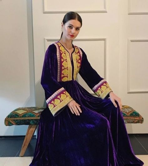 Pashtun Culture, Modern Afghan, Afghan Wedding Dress, Girls Velvet Dress, Afghani Dresses, Afghani Dress, Quran Sharif, Afghani Clothes, Afghan Dress