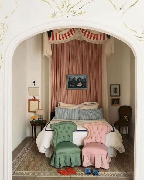 Audra Kiewiet de Jonge on Instagram: "I simply adore this bedroom by the artist and clothing designer Jorge Parra of @houseofbowsco. From the cartouche-back chairs upholstered in complementary colored moiré to the delicious mix of ticking stripes and the wall drawings reminiscent of Jean Cocteau’s at Santo Sospir, this room envelopes you in a warm hug of whimsy—charming you with its fresh take on historic form. I’d love to introduce a bit of mystery into this room with a quietly enigmatic work of art by the self-taught surrealist painter Gertrude Abercrombie. This painting that I’ve layered into Jorge’s beautiful room is a more complex version of one that I sold while the Head of Sale for Modern and Contemporary Art at Hindman—an enrapturing study of a shell and drapery that has held c House Room, Dream Rooms, Dream House Decor, Creative Home, House Inspo, Aesthetic Room, Decoration Table, New Room, 인테리어 디자인